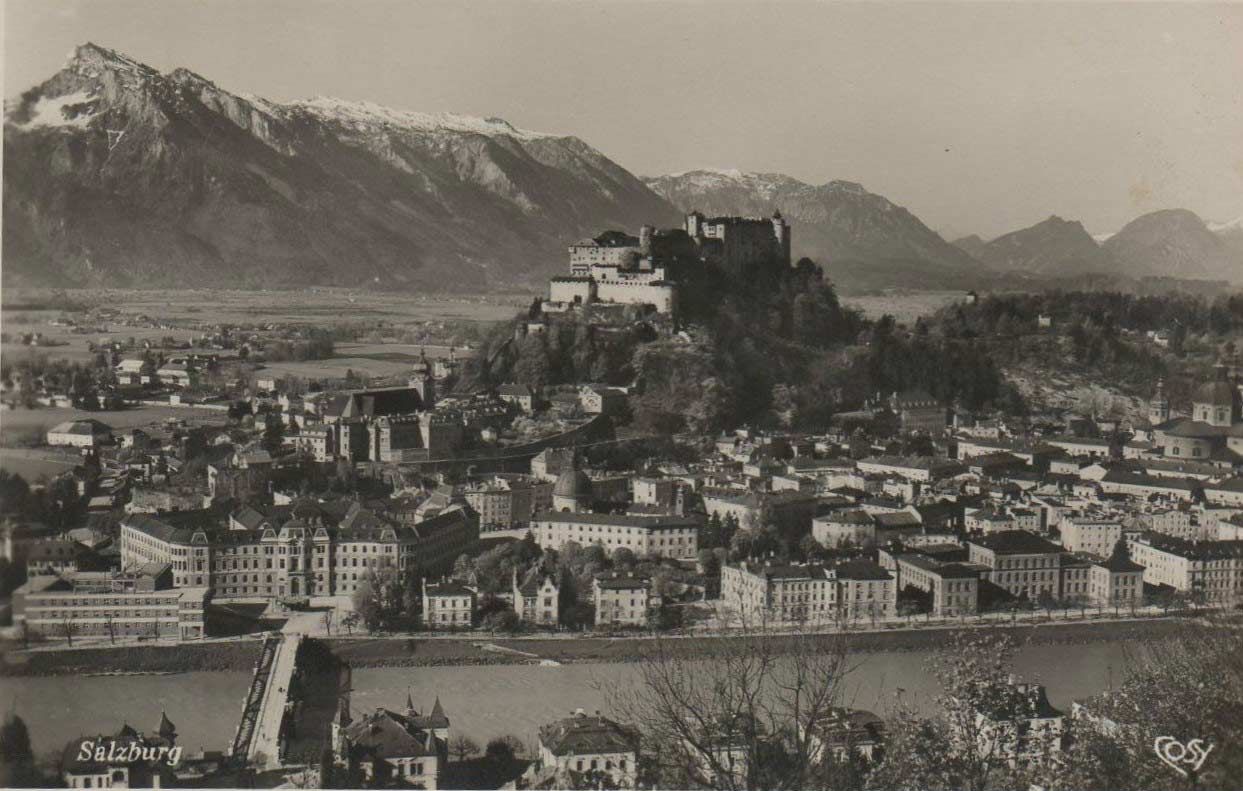 Vedere panoramică a orașului Salzburg, prima jumătate a secolului XX (Arhiva de Stat a Austriei).