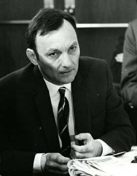 Noël Bernard, redactor (1953-1954) și director (1955-1958; 1965-1981) al departamentului românesc al postului Radio Europa Liberă. A încetat din viață pe 23 decembrie 1981, în urma unui cancer galopant (colecția familiei Carp).