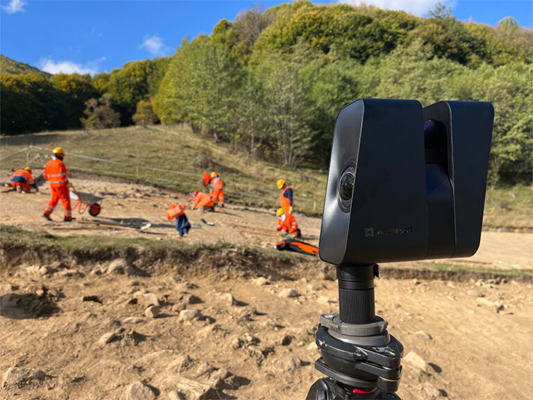 DIspozitiv LiDAR și cameră panoramică 360 de grade Matterport Pro 3