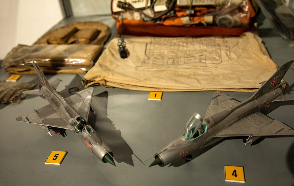 „MAI IUTE CA MOARTEA. 70 de ani de la prima catapultare a unui pilot militar român”, la MNIR