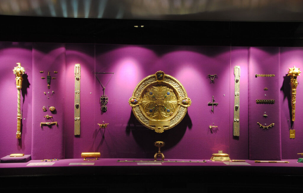 Objects that belonged to the Royal Family - Historical Treasure