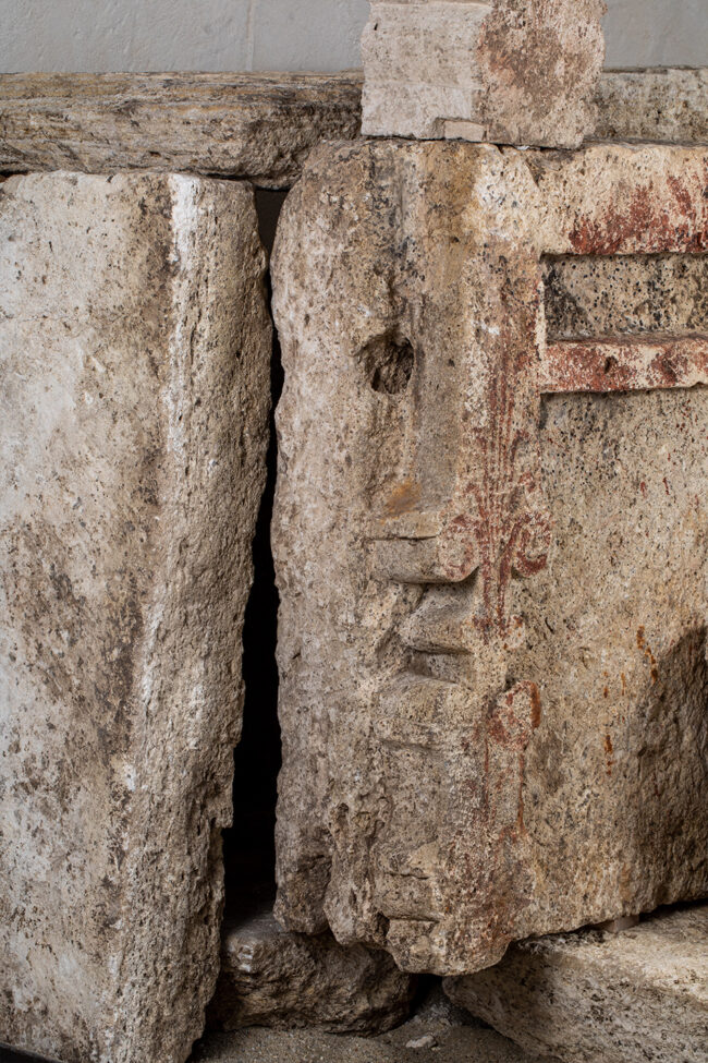 Patul funerar elenistic - Callatis, Lapidarium, MNIR