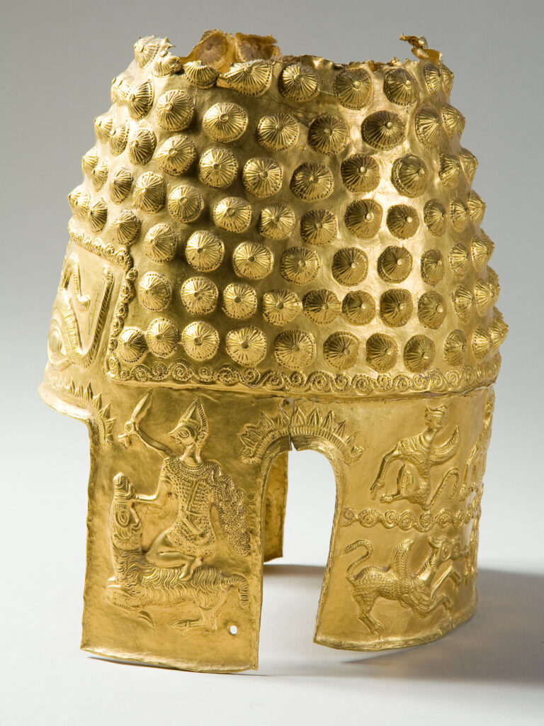 Coiful princiar getic din aur de la Coțofenești, MNIR